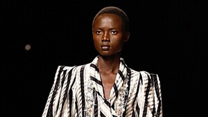 Louis Vuitton se vuelca a asimetrías y mezclas