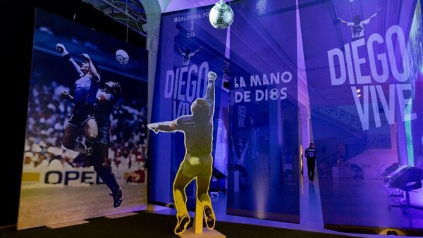 Versus / "Diego vive": una muestra inmersiva dedicada a Maradona llega a Barcelona