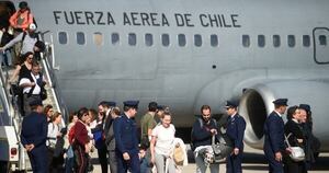 La Nación / Desde El Líbano llega a Chile el primer contingente de ciudadanos sudamericanos evacuados