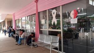 Incan se “tiñe” de rosa, pero no cuenta con medicamentos, insumos ni estudios para pacientes - Nacionales - ABC Color