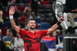 Djokovic lanza un aviso en Shanghái con un triunfo expeditivo ante Cobolli - Tenis - ABC Color