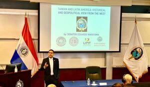 Nakayama presentó análisis histórico y geopolítico sobre Taiwán en Washington
