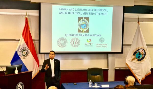 Nakayama presentó análisis histórico y geopolítico sobre Taiwán en Washington