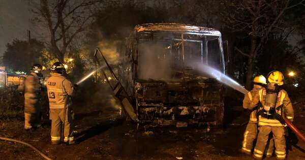 Diario HOY | Bus de turismo que debía viajar hoy, se incendió tras mantenimiento