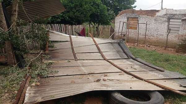 Temporal causó destrozos en Minga Guazú: hay reportes de viviendas destechadas - ABC en el Este - ABC Color