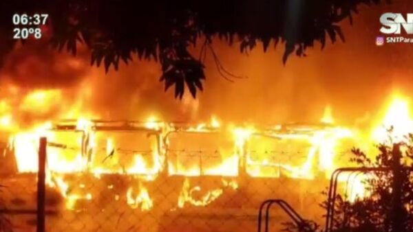 Incendio en un bus turístico en Ñemby - SNT