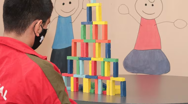 Programa de adopción busca familias acogedoras para más de 1.000 niños