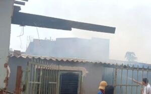 Incendio parcial en una vivienda por explosión de foco: un llamado a la prevención