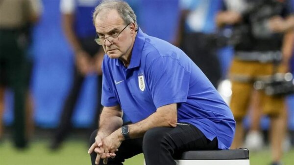 Parte del plantel de Uruguay se rebeló ante Marcelo Bielsa y no hay ambiente para jugar