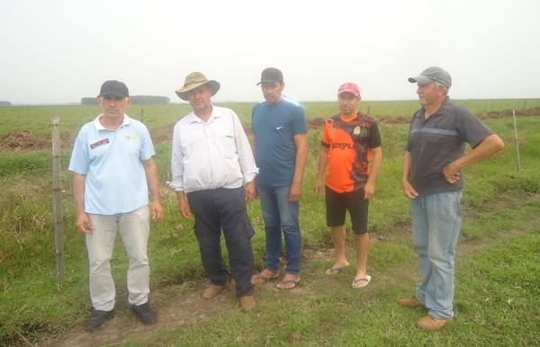 Vecinos de una compañía de San José, denuncian secado de humedales por culpa de una empresa agro-ganadera - Noticiero Paraguay