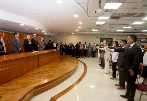 Ministros de la Corte Suprema tomaron juramento a jueces y fiscales
