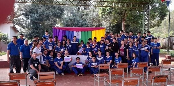 Charla educativa sobre salud en el Colegio Nacional de Nueva Fortuna