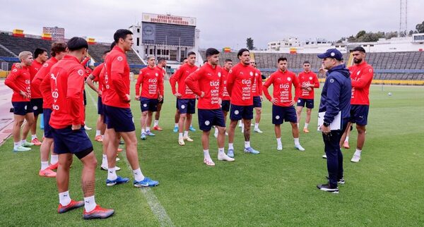 Versus / El posible once de Paraguay para plantarse ante Ecuador en Quito