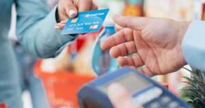 La Nación / Uso de tarjetas de crédito alcanza niveles récord: saldo contable creció un 15,8 %