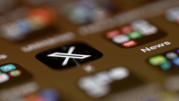 X vuelve a funcionar en Brasil tras 40 días suspendida