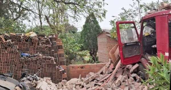 Diario HOY | Mujer sufre graves quemaduras tras choque de camión
