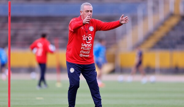 Gustavo Alfaro ya tiene su once probable para el duelo ante Ecuador