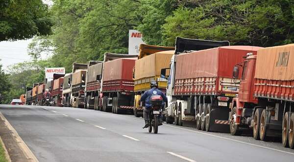 Crisis hídrica: regulación de despachos para aliviar sobrecarga de camiones en la ruta PY02 - ABC en el Este - ABC Color