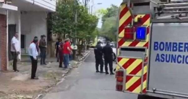 La Nación / Bomberos reanimaron a peatón arrollado mientras esperaron por una hora a la ambulancia