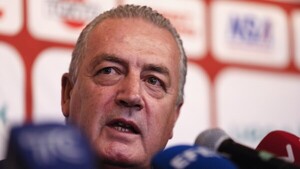 Gustavo Alfaro avisa que la Albirroja saldrá a proponer