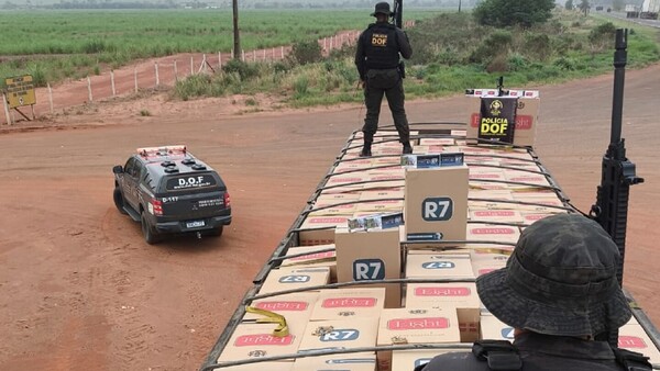 Incautan en Brasil una millonaria carga de cigarrillo paraguayo de presunto contrabando