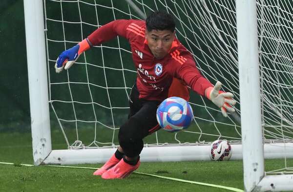 Chile y Brasil se enfrentan bajo presión en Santiago - Fútbol Internacional - ABC Color