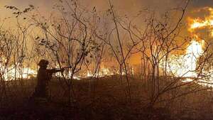 Incendio en Chovoreca: el daño es “terrible” y el perjuicio “enorme”, según ministro de Defensa - Nacionales - ABC Color