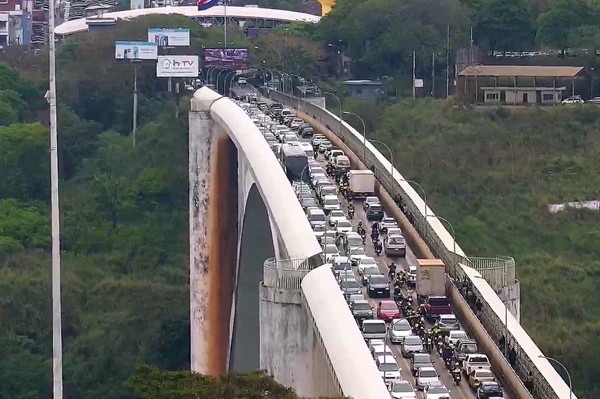 Adoptan medidas para paliar sobrecarga del tránsito en el Puente de la Amistad - La Clave