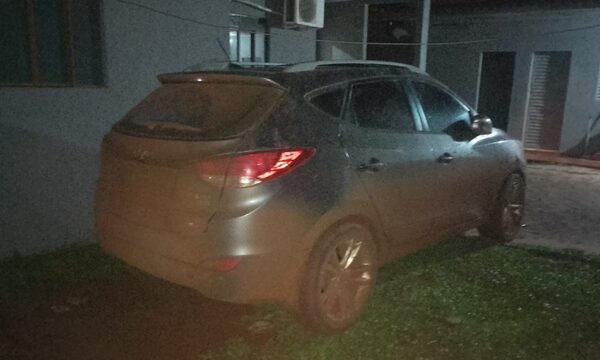 Tras persecución y enfrentamiento recuperan camioneta robada a croata
