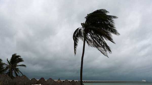 Huracán Milton se debilitó a categoría 1 al tocar tierra en Florida - Portal Digital Cáritas Universidad Católica