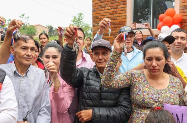 MUHV otorga viviendas a 70 familias en San Pedro
