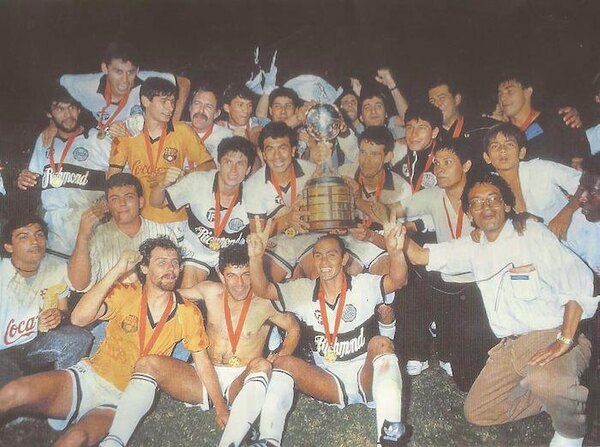 Versus / Hace 34 años Olimpia alzaba su segunda Copa Libertadores