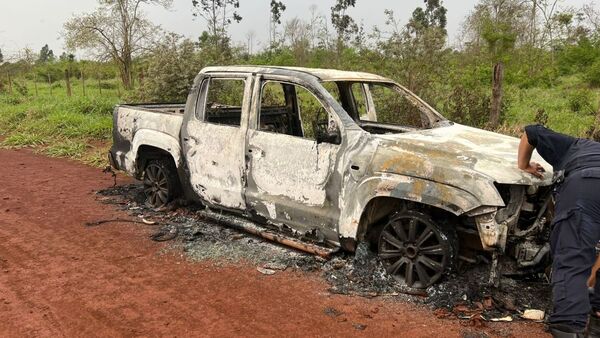 Alto Paraná: Hallan incinerada una camioneta que habría sido usada para asalto