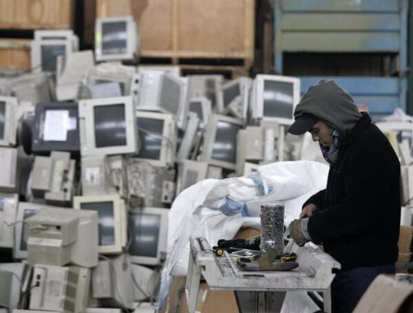 Residuos electrónicos suman 14 millones de toneladas al año