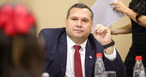 Los colorados denuncian a Michel Flores por los despidos en Misiones y Derlis dice que no hay presupuesto