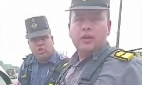 Agentes de la Caminera son acusados de agredir a una familia con un hijo con leucemia - Noticiero Paraguay