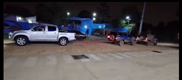 (VIDEO)Cañean a conductores por competencia de vehículos en plena calle
