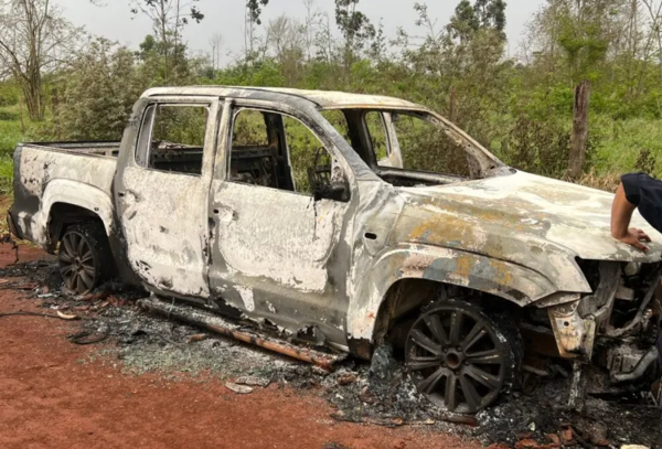 Encuentran camioneta incinerada vinculada a robo frustrado en estación de servicio