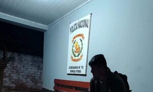 Desgraciado atacó a sus padres con un cuchillo
