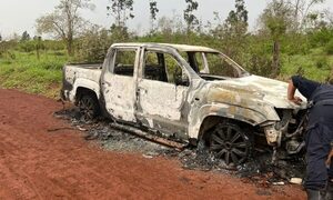 Hallan vehículo totalmente incinerado