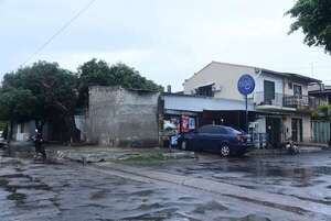 Asunción: Instalan letrina en la vereda para salvar un árbol usado de “pipi-club” - Nacionales - ABC Color