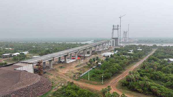 Puente de la Bioceánica se aproxima al 60% de avance en su construcción - ABC en el Este - ABC Color