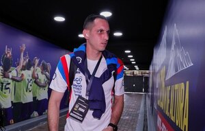 Versus / Gatito Fernández valora "un punto en un lugar donde es difícil jugar"