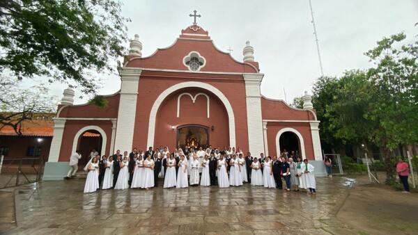 En Puerto Casado más de 20 parejas unen sus vidas en boda comunitaria