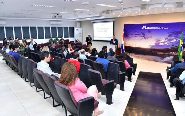 Analizan desafíos vinculados al clima y al recurso hídrico en el II Foro Hidroclimático - Economía - ABC Color