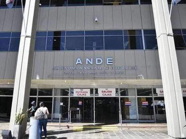 ANDE refuerza controles en emisión de cheques a personas físicas tras millonario despojo - Nacionales - ABC Color