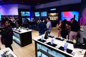 Samsung AI TV llega a Paraguay - Sociales - ABC Color