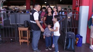 Reglamentarán viaje de menores para evitar abusos y extravíos