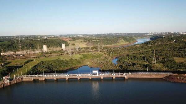 En Brasil se manifiestan favor de importar energía paraguaya, pero permisos demorarían aún - Economía - ABC Color