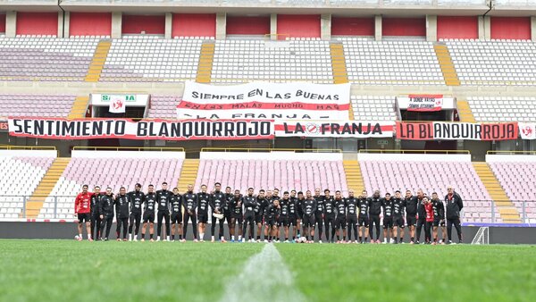 Perú juega sus últimas cartas ante un Uruguay